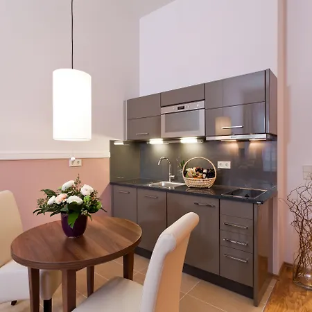Am Schloss Apartmanhotel 4*