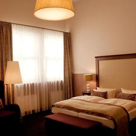 Apartmanhotel Am Schloss 4*