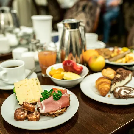 Aparthotel Am Schloss 4*