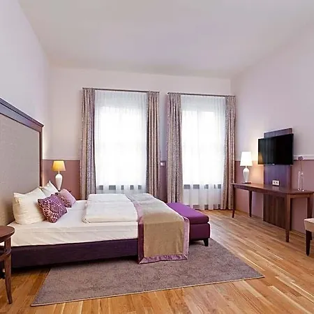 Aparthotel Am Schloss 4*