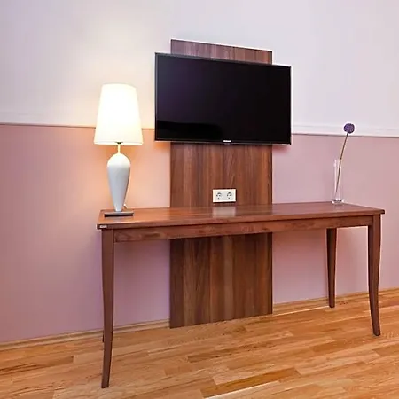 Aparthotel Am Schloss 4*