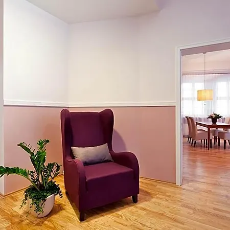 Aparthotel Am Schloss 4*