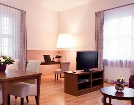 Apartmanhotel Am Schloss 4*