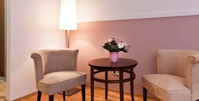 شقة فندقية آم شلوس الفندقية بخدمة ذاتية 4*